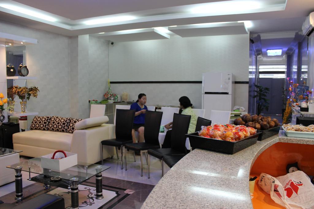 เรอเน โฮเต็ล Hotel ยอกยาการ์ตา ภายนอก รูปภาพ