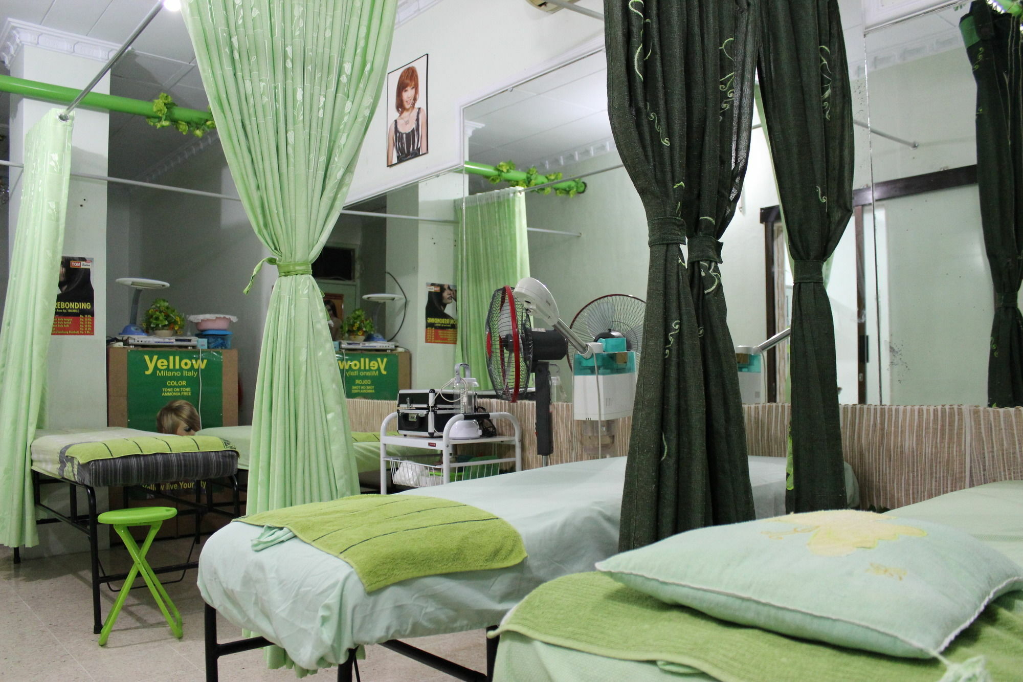 เรอเน โฮเต็ล Hotel ยอกยาการ์ตา ภายนอก รูปภาพ
